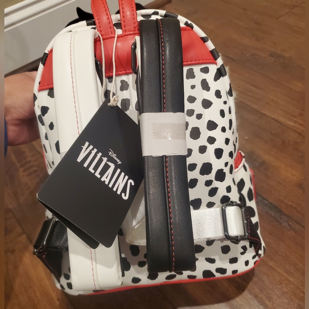 Loungefly NWT Cruella De Vil 101 Dalmatians Scene - Picture 10 of 15